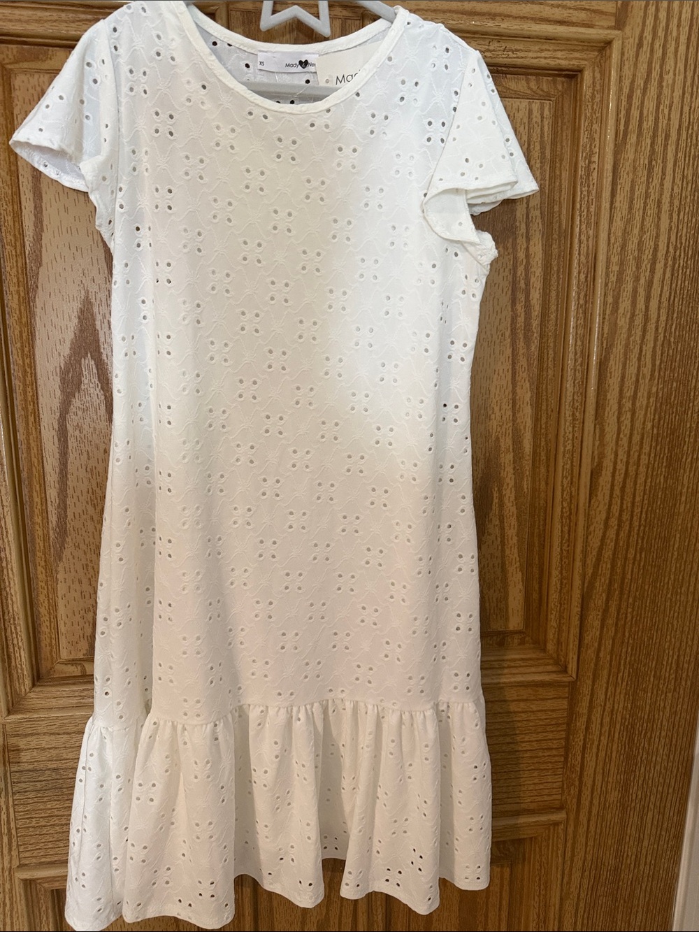 Women’s White Eyelet Ruffle-Hem Casual Dress NWT size XS